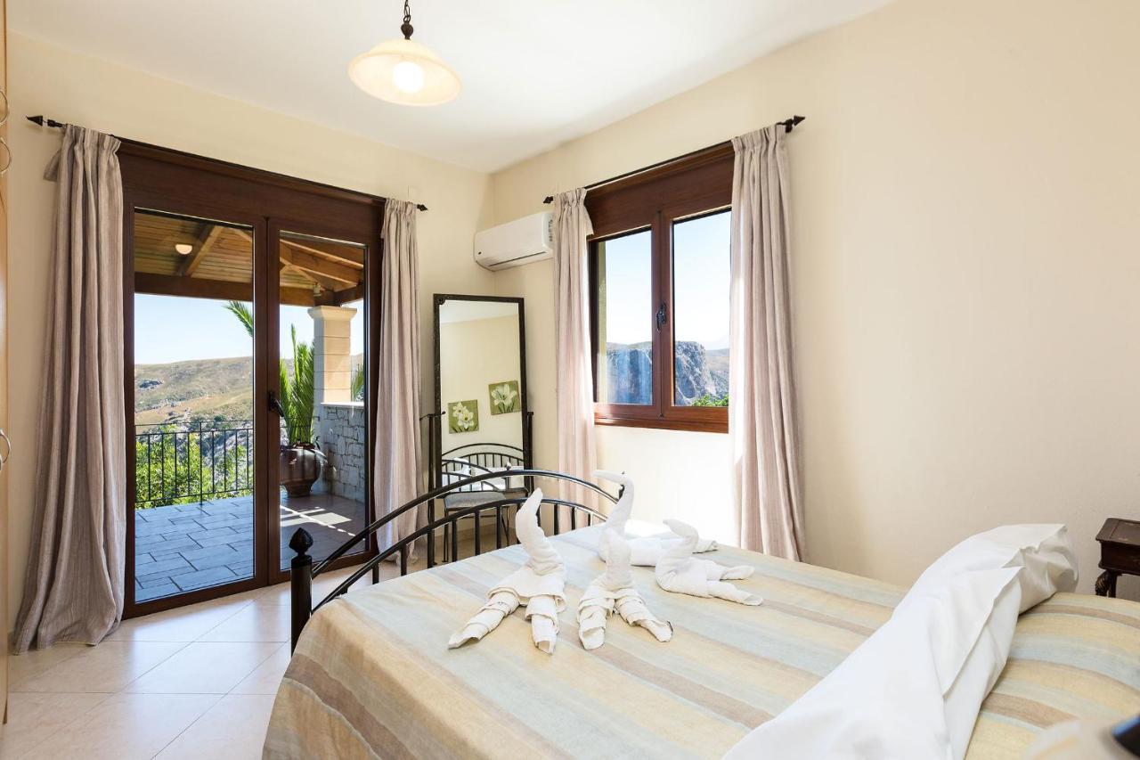 Belvedere Villas Prasiai Exterior photo
